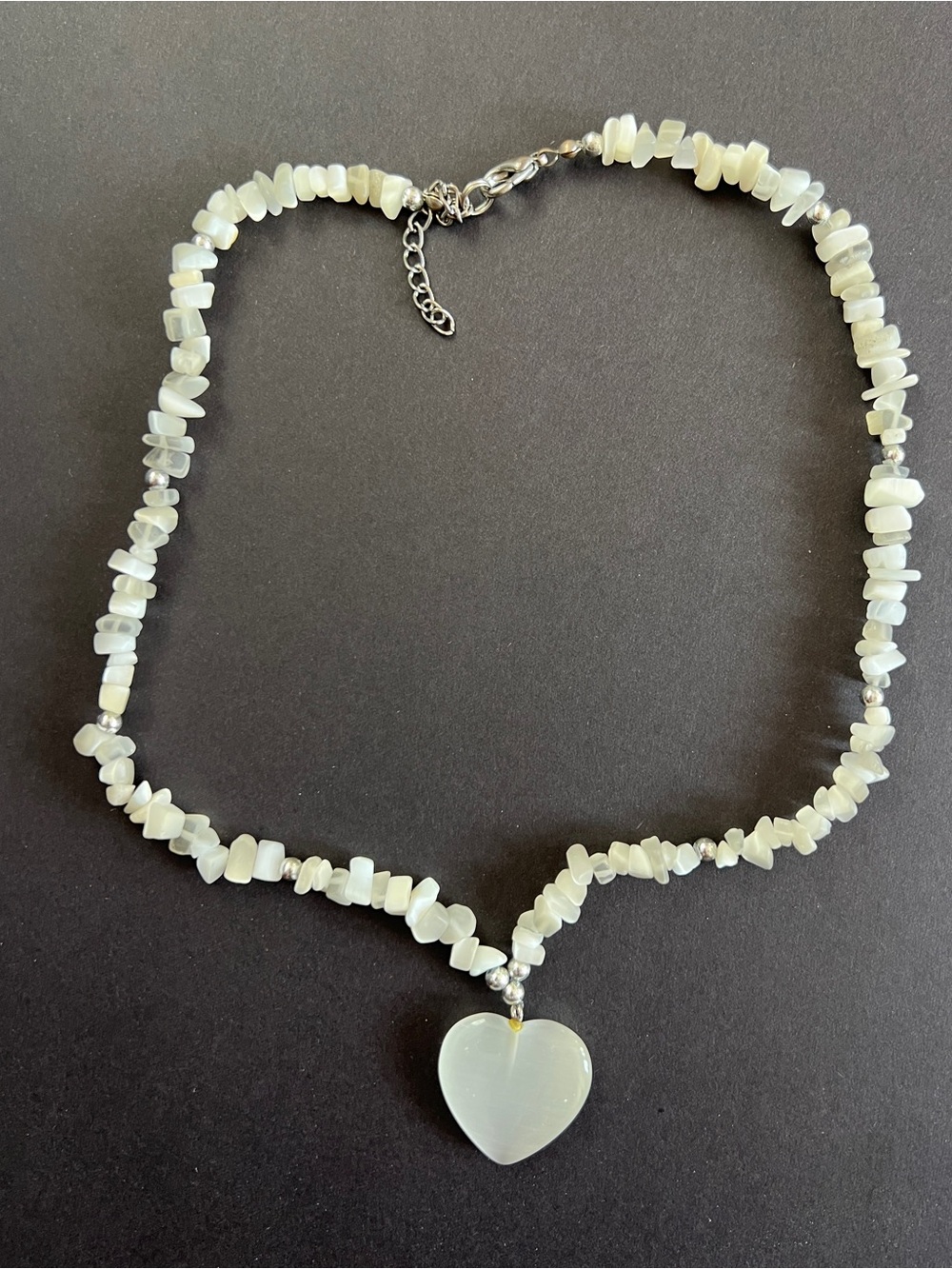 Heart Pendant Chip Bead Necklace